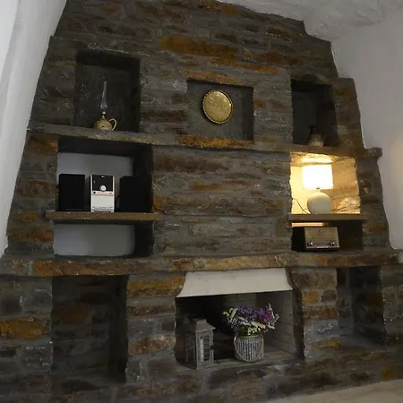 Traditional In Kea * Ποίσσες