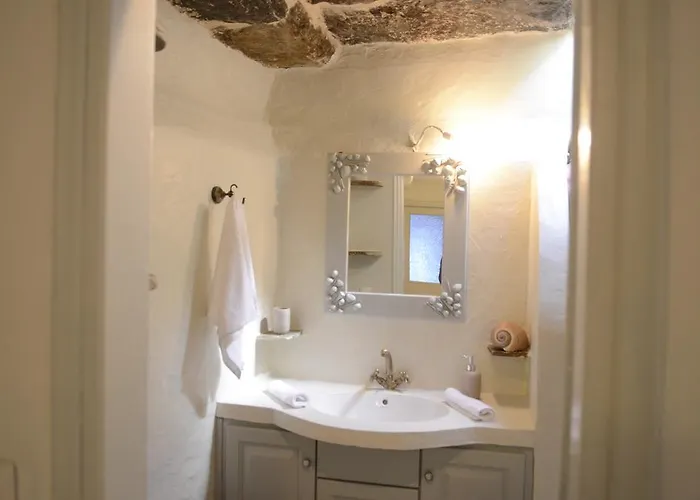 Traditional In Kea Pisses