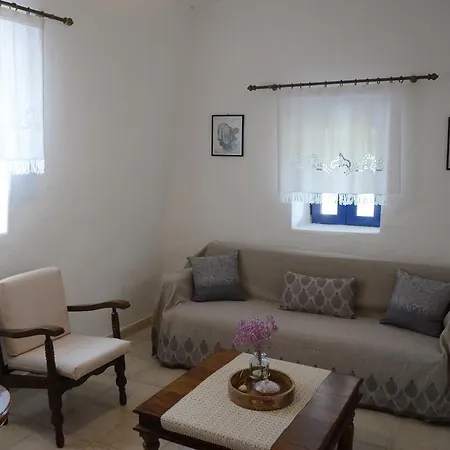 Holiday home Traditional In Kea Pisses